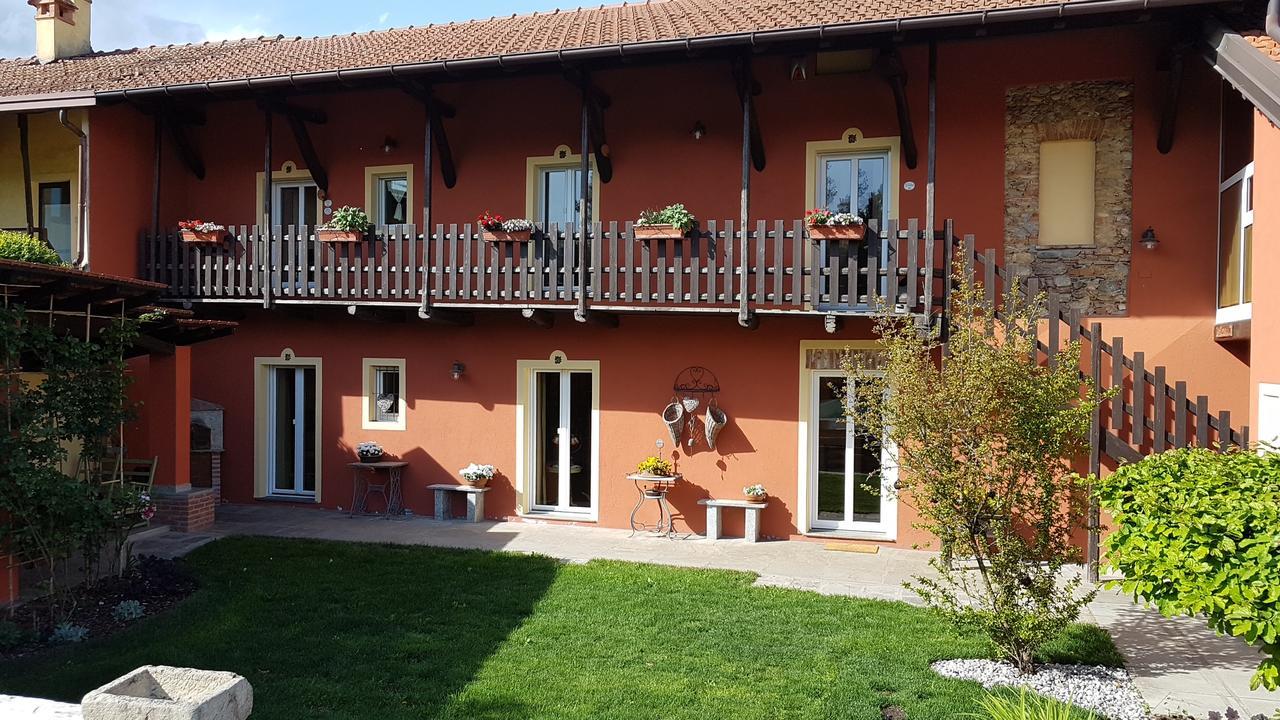 B&B La Cascina Di Monia E Mario Borgo Ticino Exterior photo