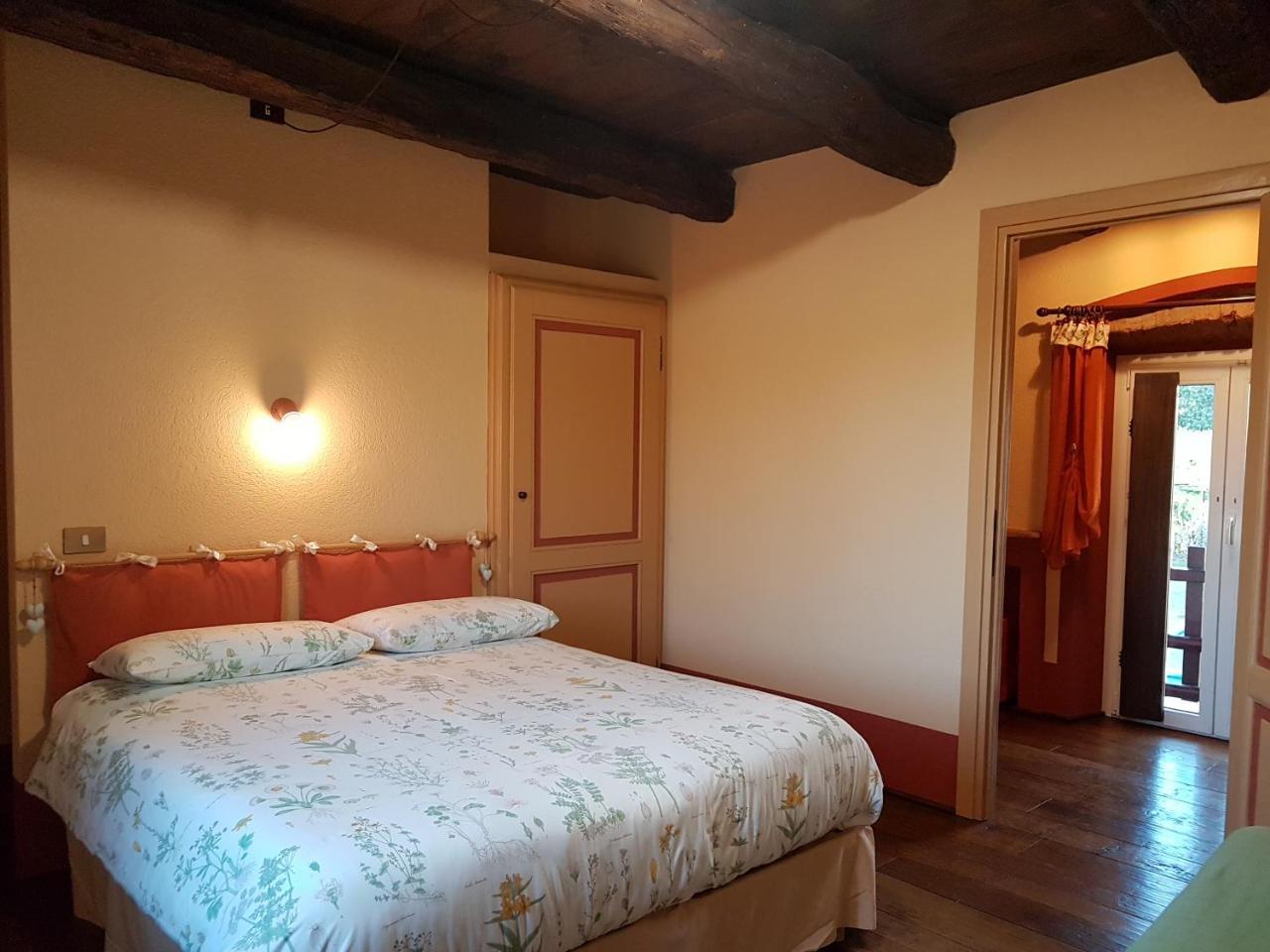 B&B La Cascina Di Monia E Mario Borgo Ticino Exterior photo