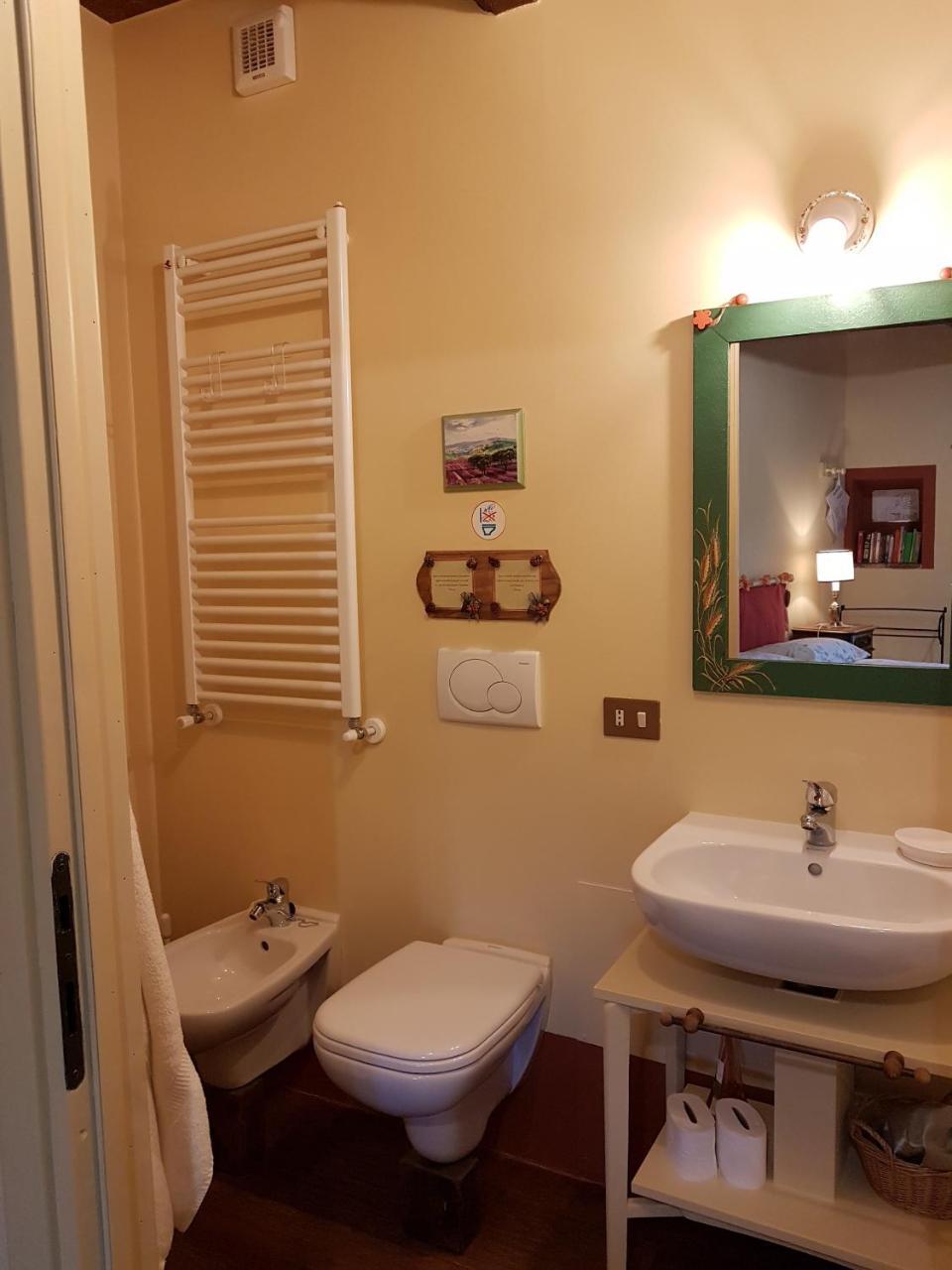 B&B La Cascina Di Monia E Mario Borgo Ticino Exterior photo